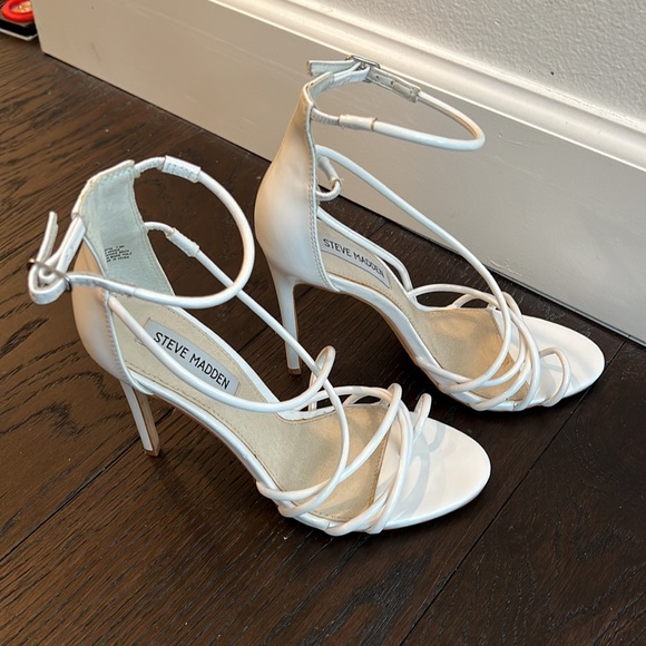 Steve Madden White Patent Satya Sandal Heels - Picture 3 of 5